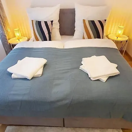 Gemuetliche In Zentrum Mit Terrasse * 라이프치히