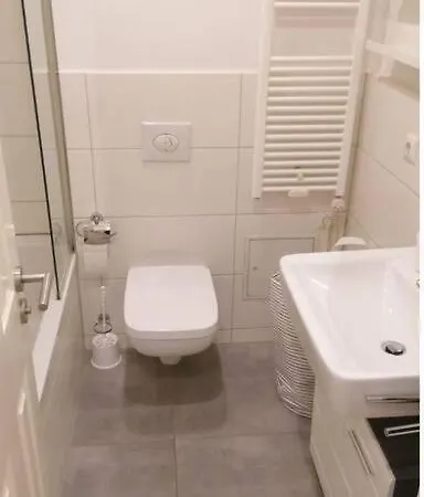 Gemuetliche In Zentrum Mit Terrasse