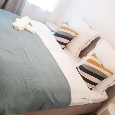 Gemuetliche In Zentrum Mit Terrasse * Lipcse