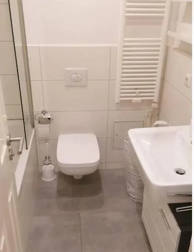 Gemuetliche In Zentrum Mit Terrasse